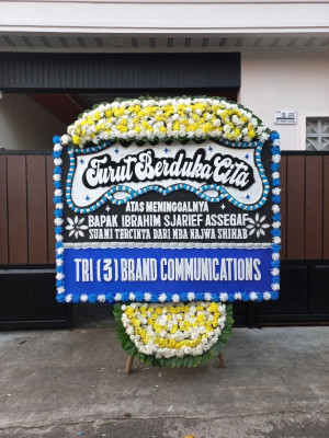 Papan Bunga Duka di Oba Utara